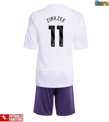 Manchester United Joshua Zirkzee #11 Bortatröja Barn 2025-26 Kortärmad (+ Korta byxor)